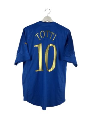 2004 - Italie - Totti 10 (L)